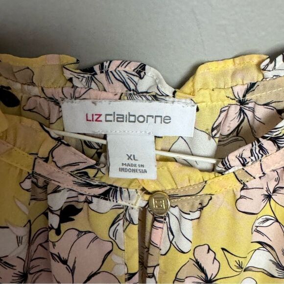 Liz Claiborne Yellow Blouse top size XL Butterflies flutter sleeve women’s - Picture 2 of 3